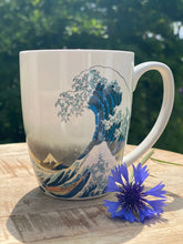 Afbeelding in Gallery-weergave laden, Porseleinen mok The Great Wave – 350 ml