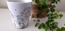 Afbeelding in Gallery-weergave laden, Mok met Bloemen en Vogels
